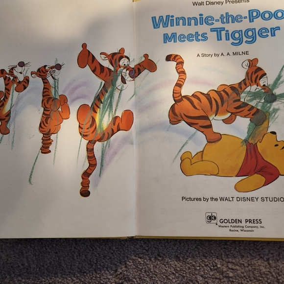 Vintage Winnie the Pooh Books - Picture 4 of 16